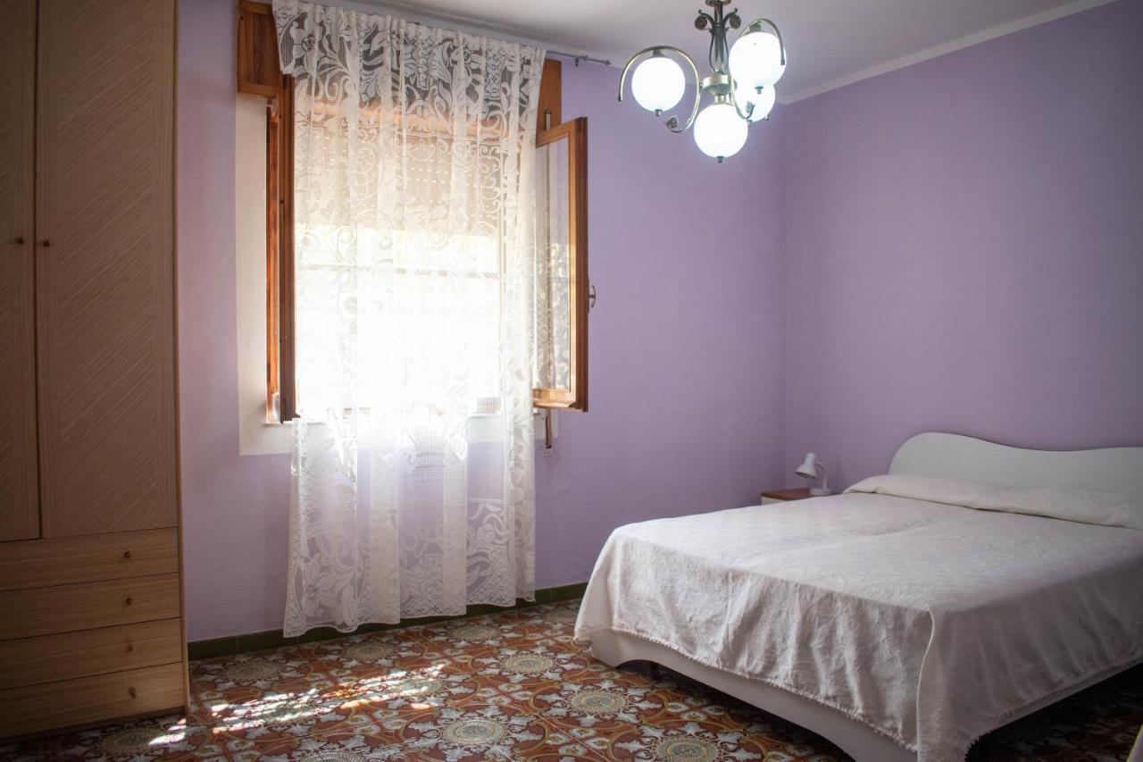 Casa Vacanze "Villa Severina" Iun R6166 R6692 Carbonia Exteriör bild