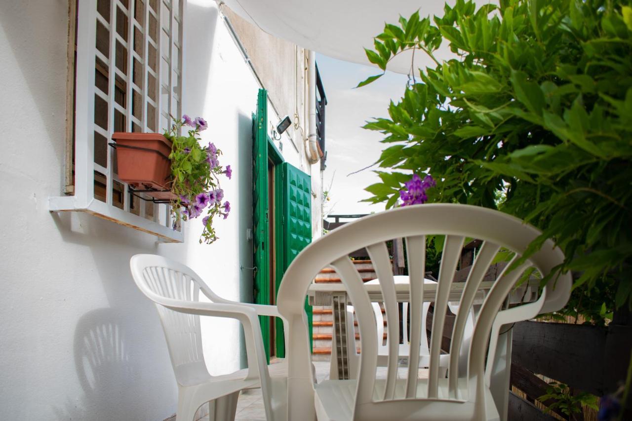 Casa Vacanze "Villa Severina" Iun R6166 R6692 Carbonia Exteriör bild