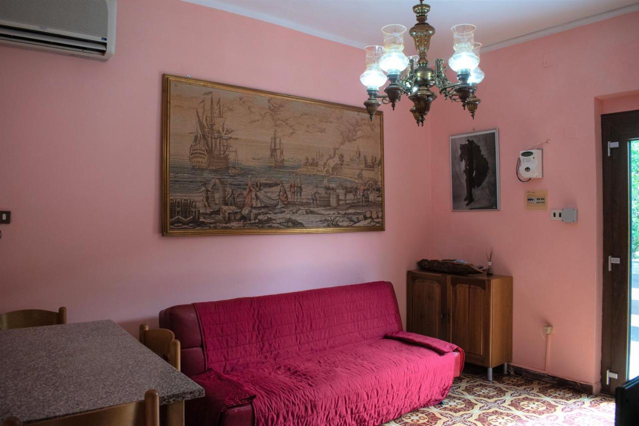 Casa Vacanze "Villa Severina" Iun R6166 R6692 Carbonia Exteriör bild