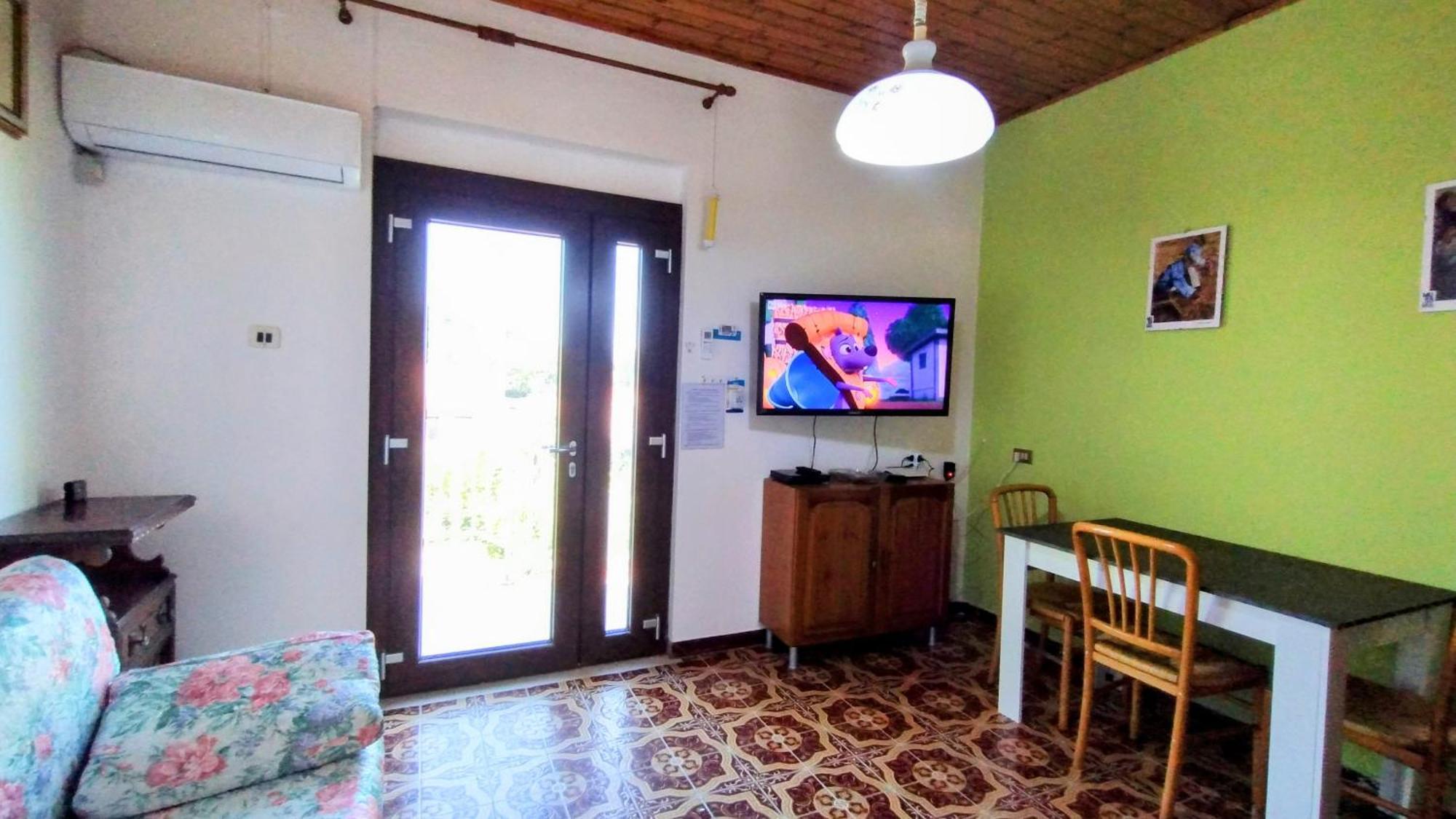 Casa Vacanze "Villa Severina" Iun R6166 R6692 Carbonia Exteriör bild